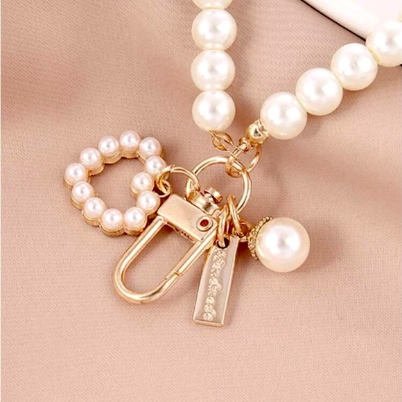 👑NEW HEART CHARM KEYCHAIN! - Picture 2 of 2